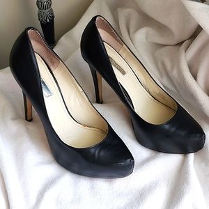 BCBGeneration black leather platform heels sz 8